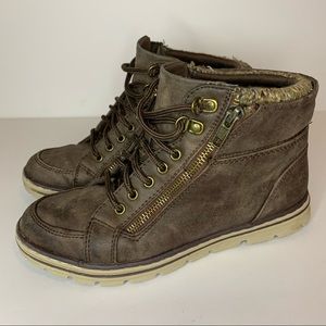 Cliffs by White mountain Kelsie’s Hiking Boots